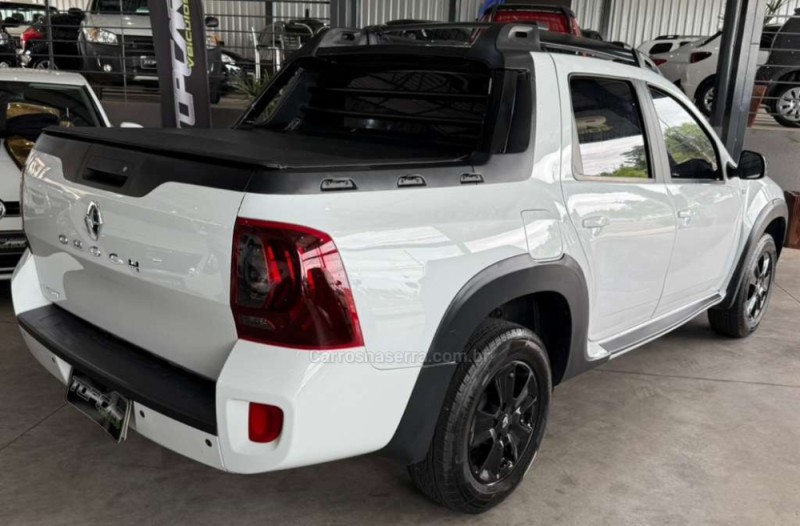 DUSTER OROCH 1.6 16V FLEX DYNAMIQUE 4P MANUAL - 2017 - CAMPO BOM