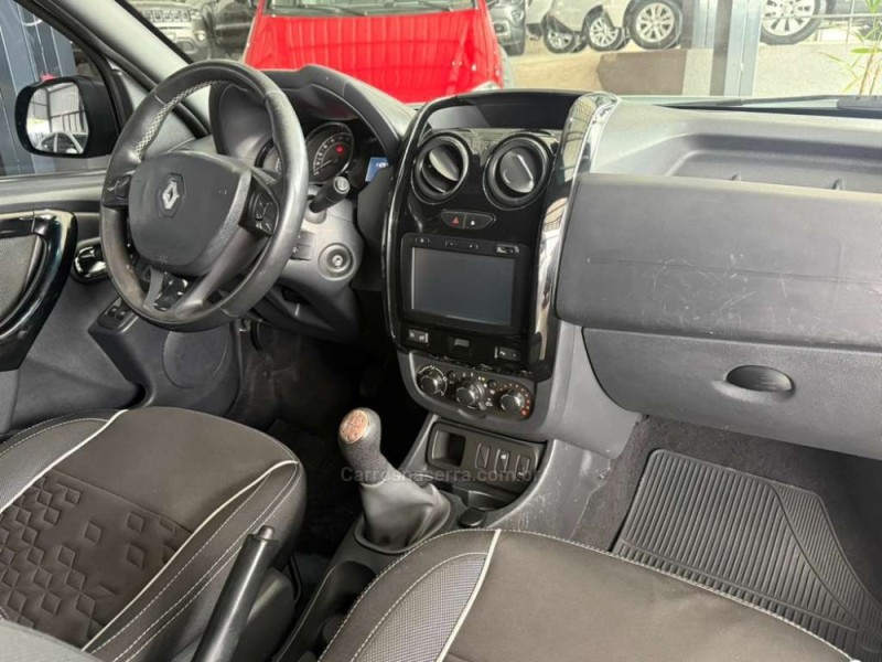 DUSTER OROCH 1.6 16V FLEX DYNAMIQUE 4P MANUAL - 2017 - CAMPO BOM