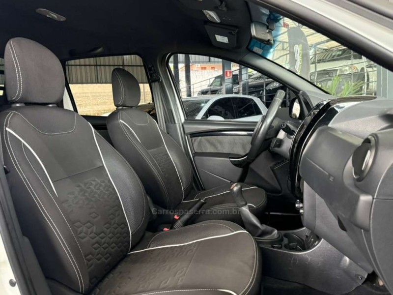 DUSTER OROCH 1.6 16V FLEX DYNAMIQUE 4P MANUAL - 2017 - CAMPO BOM