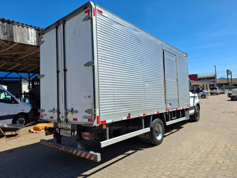 DAILY TRUCK 70C17 - 2013 - PORTãO