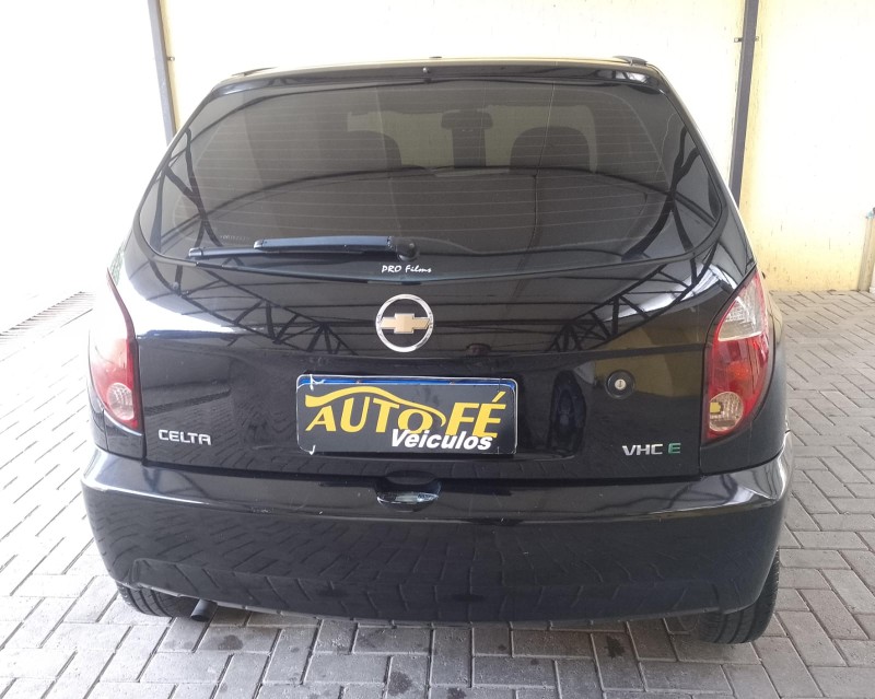 CELTA 1.0 MPFI LIFE 8V FLEX 2P MANUAL - 2011 - CANELA