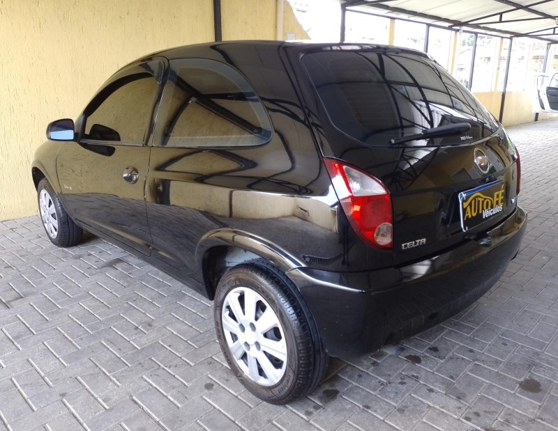 CELTA 1.0 MPFI LIFE 8V FLEX 2P MANUAL - 2011 - CANELA