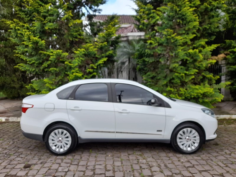 SIENA 1.6 MPI ESSENCE 16V FLEX 4P AUTOMATIZADO - 2016 - FARROUPILHA