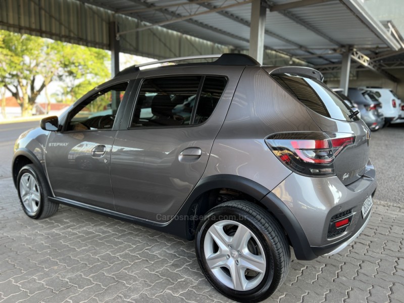 SANDERO 1.6 STEPWAY ZEN 16V FLEX 4P MANUAL - 2023 - BOM PRINCíPIO