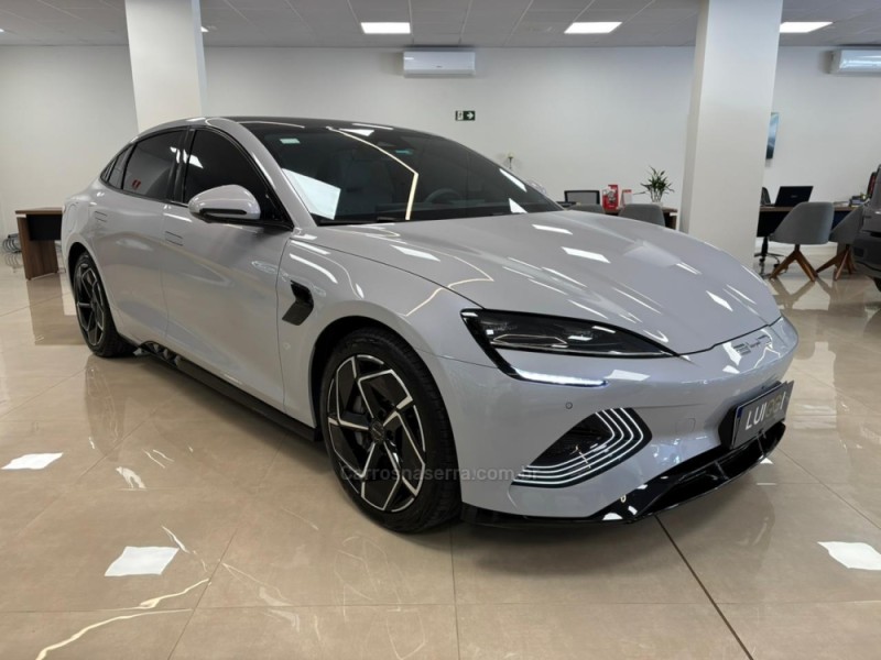 SEAL AWD ELÉTRICO 4P AUTOMÁTICO - 2024 - CARLOS BARBOSA