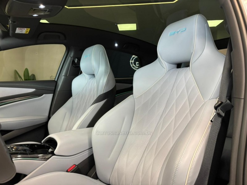 SEAL AWD ELÉTRICO 4P AUTOMÁTICO - 2024 - CARLOS BARBOSA
