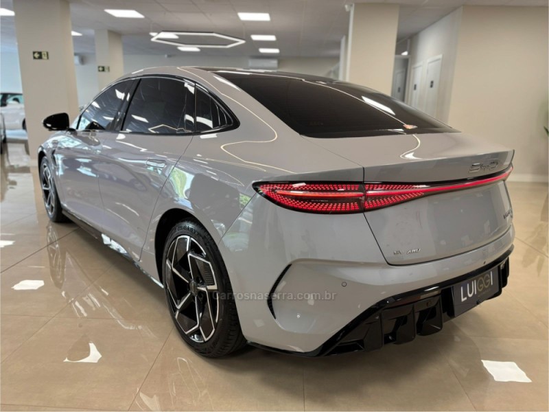 SEAL AWD ELÉTRICO 4P AUTOMÁTICO - 2024 - CARLOS BARBOSA