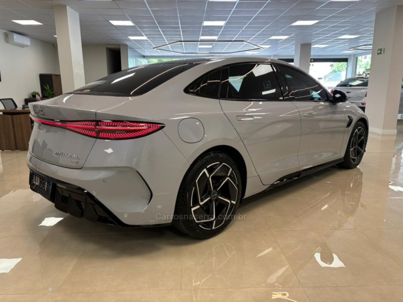 SEAL AWD ELÉTRICO 4P AUTOMÁTICO - 2024 - CARLOS BARBOSA