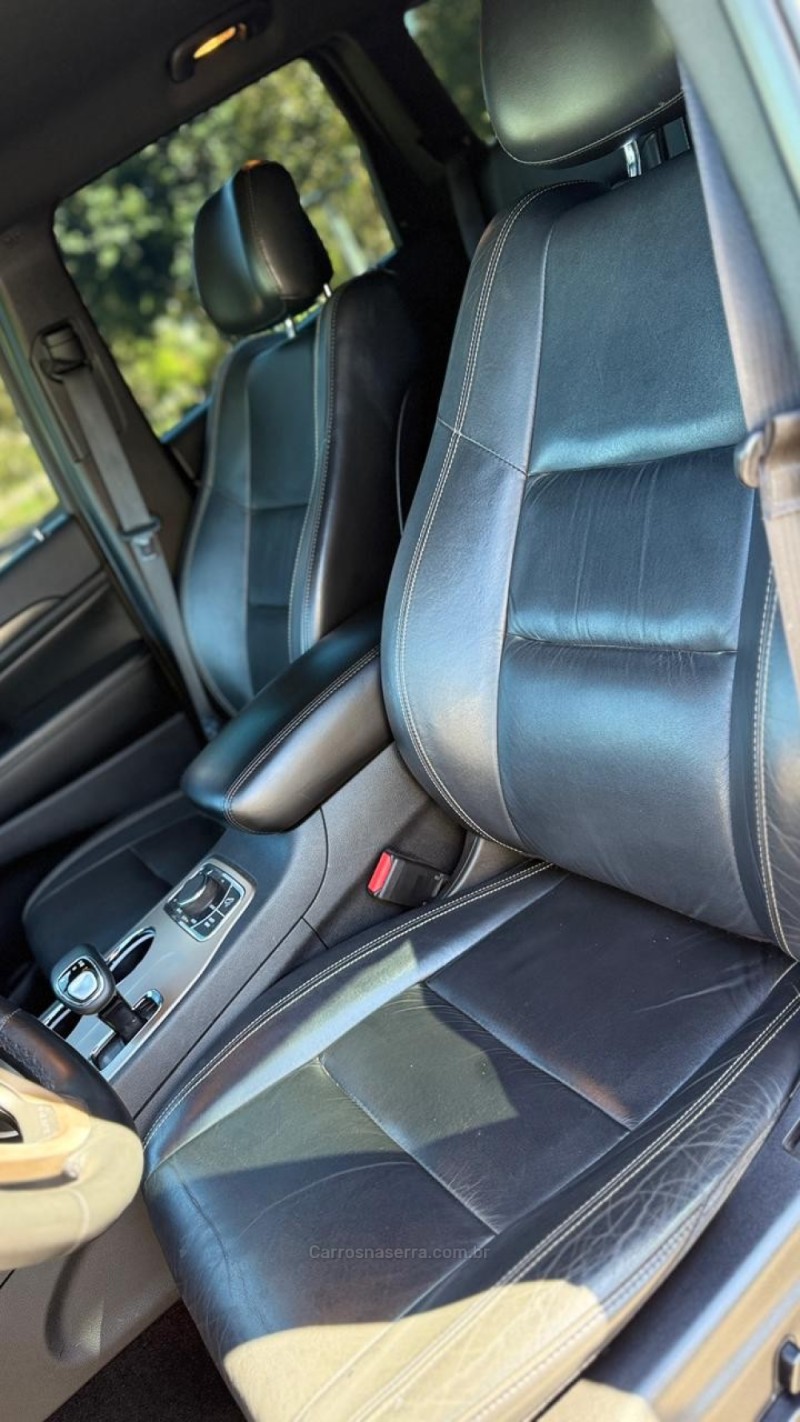 GRAND CHEROKEE 3.6 LAREDO 4X4 V6 24V GASOLINA 4P AUTOMÁTICO - 2014 - CAXIAS DO SUL