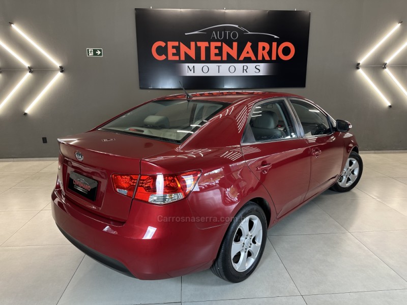 CERATO 1.6 E.222 SEDAN 16V GASOLINA 4P MANUAL - 2010 - SAPIRANGA
