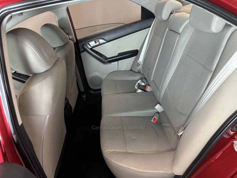 CERATO 1.6 E.222 SEDAN 16V GASOLINA 4P MANUAL - 2010 - SAPIRANGA