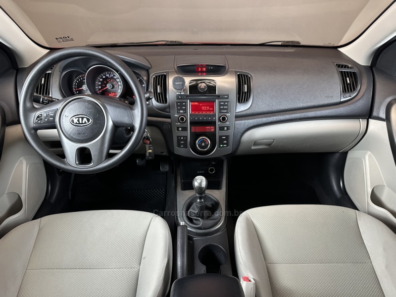 CERATO 1.6 E.222 SEDAN 16V GASOLINA 4P MANUAL - 2010 - SAPIRANGA