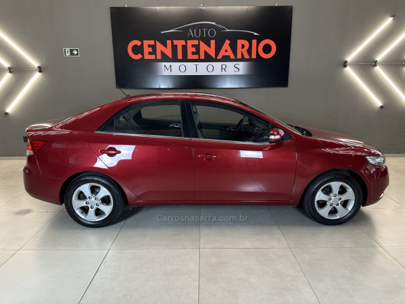 CERATO 1.6 E.222 SEDAN 16V GASOLINA 4P MANUAL - 2010 - SAPIRANGA