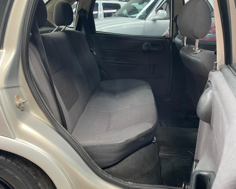 CORSA 1.0 MPFI CLASSIC SEDAN 8V GASOLINA 4P MANUAL - 2004 - VACARIA