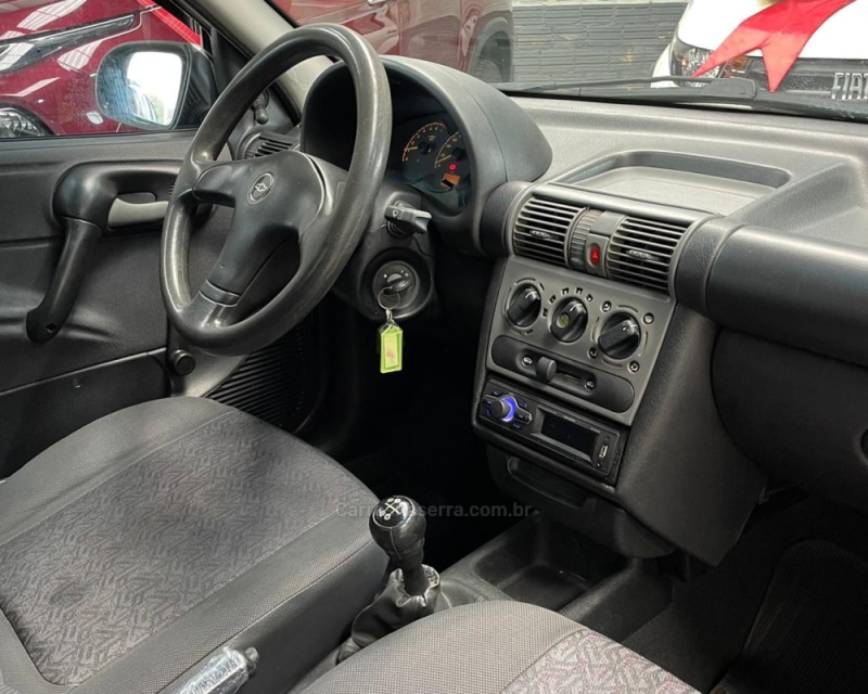 CORSA 1.0 MPFI CLASSIC SEDAN 8V GASOLINA 4P MANUAL - 2004 - VACARIA
