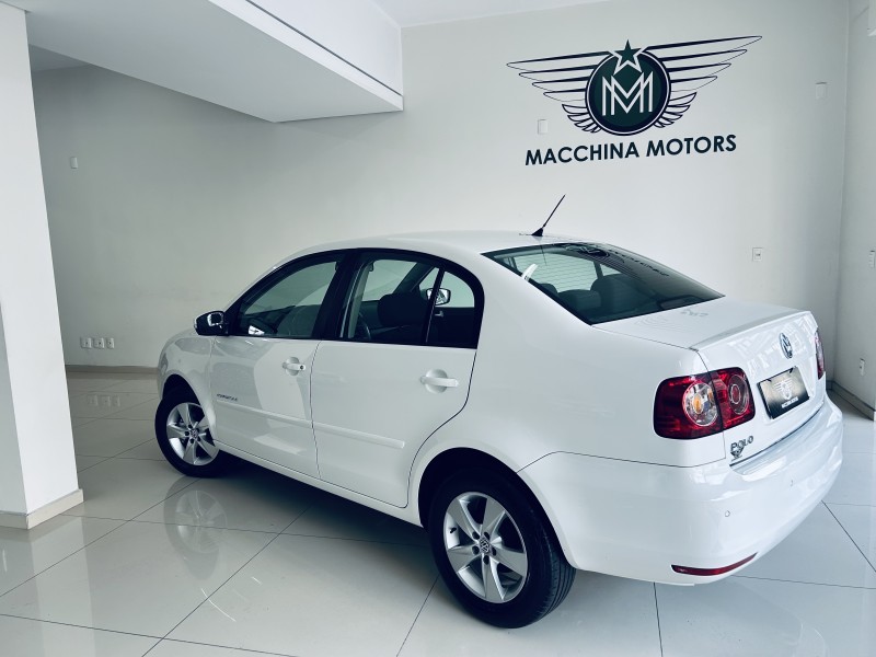 POLO SEDAN 1.6 MI COMFORTLINE 8V FLEX 4P MANUAL - 2014 - CAXIAS DO SUL