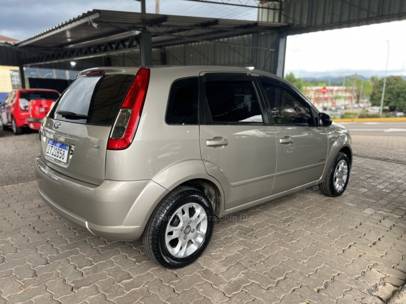 FIESTA 1.6 MPI CLASS HATCH 8V FLEX 4P MANUAL - 2013 - BOM PRINCíPIO