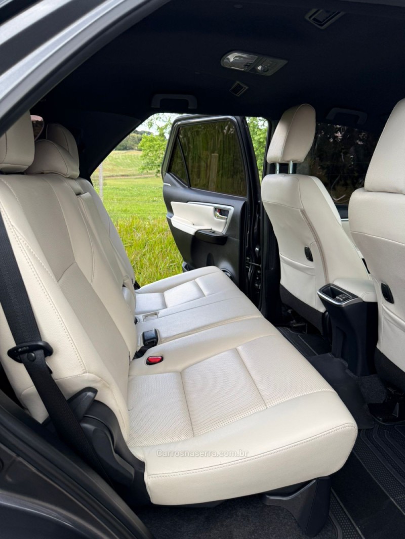 HILUX SW4 2.8 SRX 4X4 DIAMOND 16V TURBO DIESEL 4P 7 LUGARES AUTOMÁTICO - 2024 - IBIRAIARAS