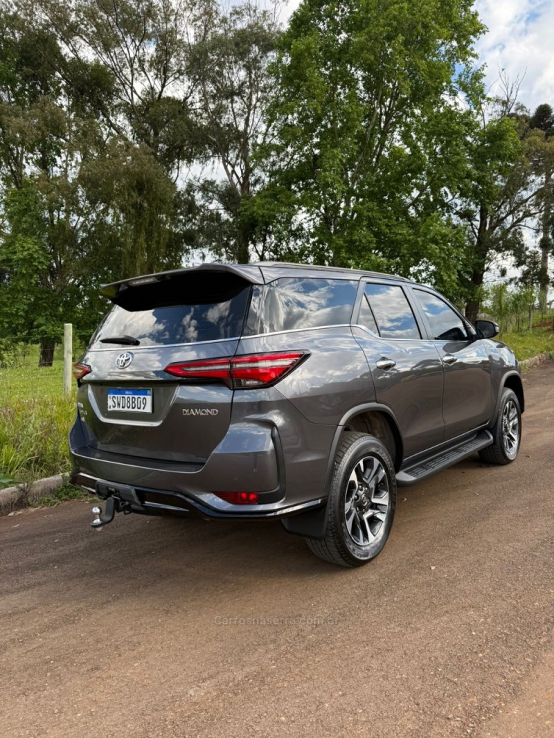 HILUX SW4 2.8 SRX 4X4 DIAMOND 16V TURBO DIESEL 4P 7 LUGARES AUTOMÁTICO - 2024 - IBIRAIARAS