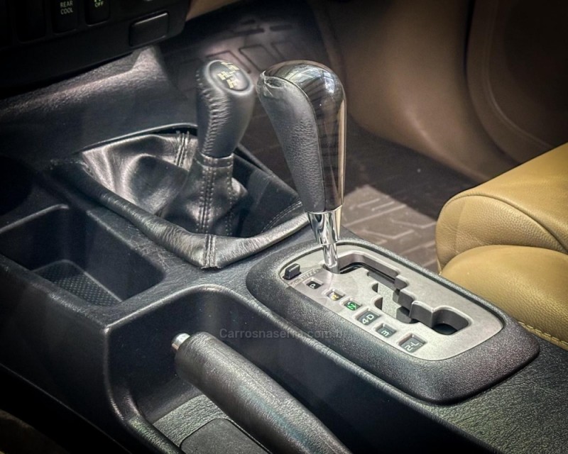 HILUX SW4 3.0 SRV 4X4 7 LUGARES 16V TURBO INTERCOOLER DIESEL 4P AUTOMÁTICO - 2014 - GARIBALDI