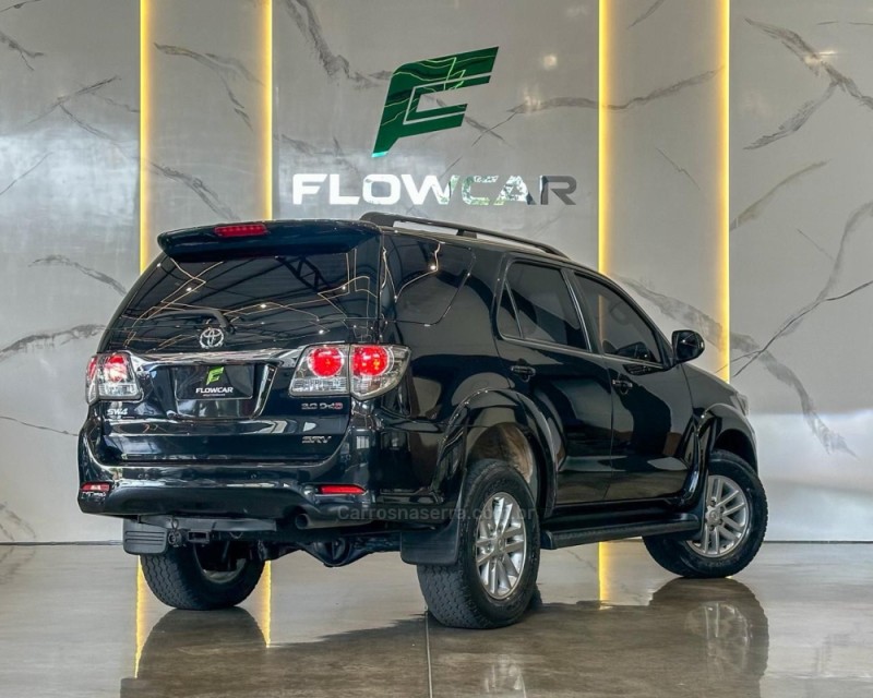 HILUX SW4 3.0 SRV 4X4 7 LUGARES 16V TURBO INTERCOOLER DIESEL 4P AUTOMÁTICO - 2014 - GARIBALDI