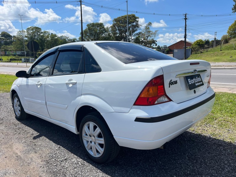 FOCUS 1.6 GLX 8V FLEX 4P MANUAL - 2009 - FARROUPILHA
