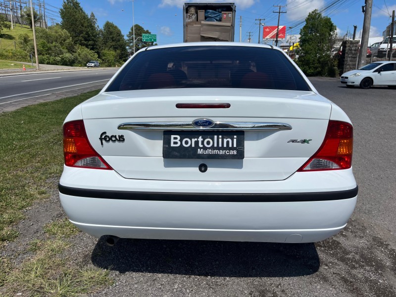 FOCUS 1.6 GLX 8V FLEX 4P MANUAL - 2009 - FARROUPILHA