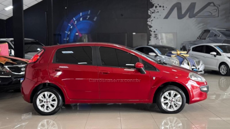 PUNTO 1.4 ATTRACTIVE ITALIA 8V FLEX 4P MANUAL - 2016 - ESTâNCIA VELHA