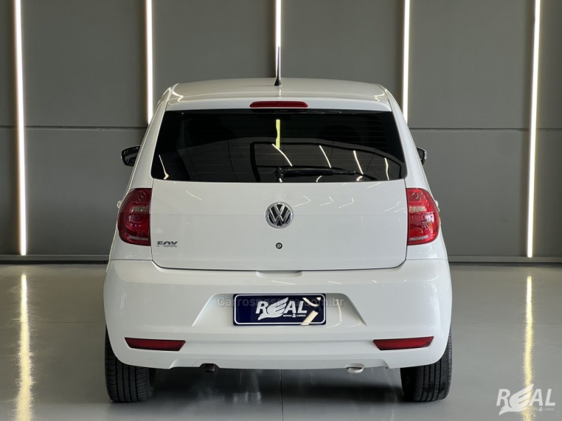 FOX 1.0 MI 8V FLEX 4P MANUAL - 2011 - SAPIRANGA