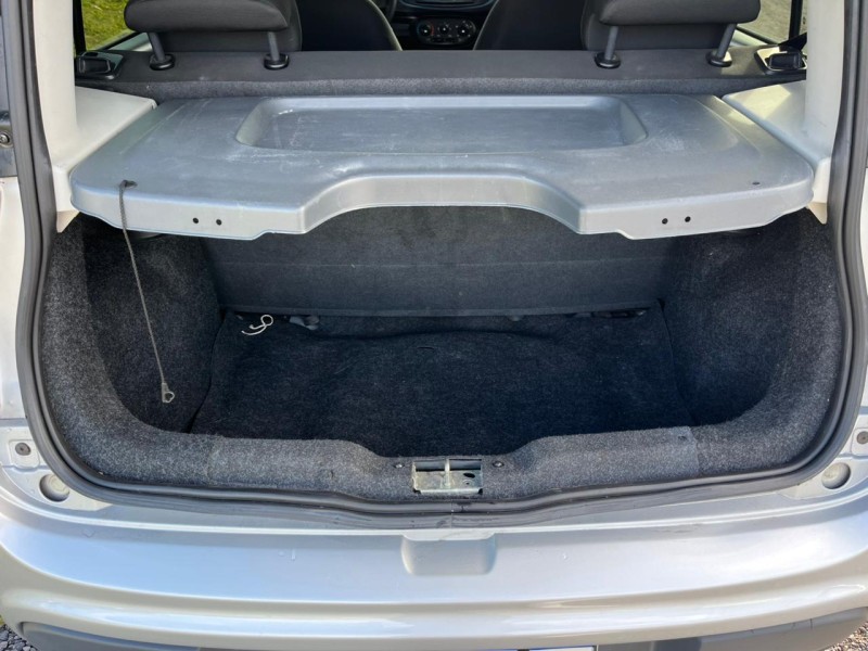 UNO 1.0 EVO ATTRACTIVE 8V FLEX 4P MANUAL - 2019 - FARROUPILHA