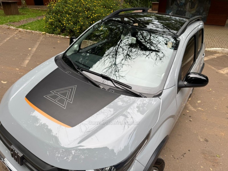 MOBI 1.0 TREKKING 8V FLEX 4P MANUAL - 2023 - DOIS IRMãOS