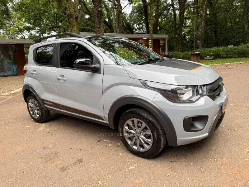 MOBI 1.0 TREKKING 8V FLEX 4P MANUAL - 2023 - DOIS IRMãOS