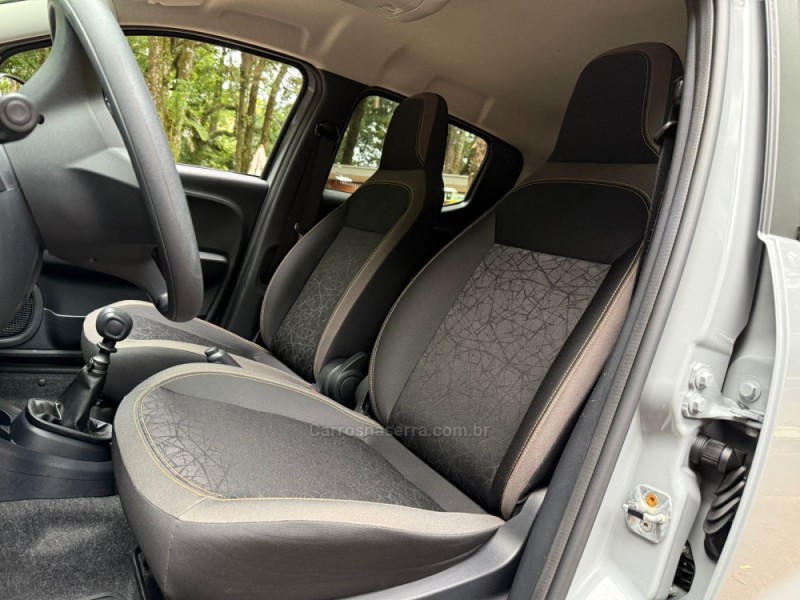 MOBI 1.0 TREKKING 8V FLEX 4P MANUAL - 2023 - DOIS IRMãOS