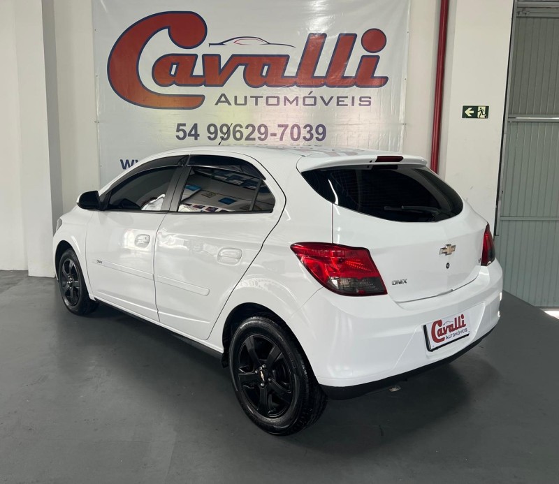 ONIX 1.4 MPFI LT 8V FLEX 4P MANUAL - 2015 - CAXIAS DO SUL