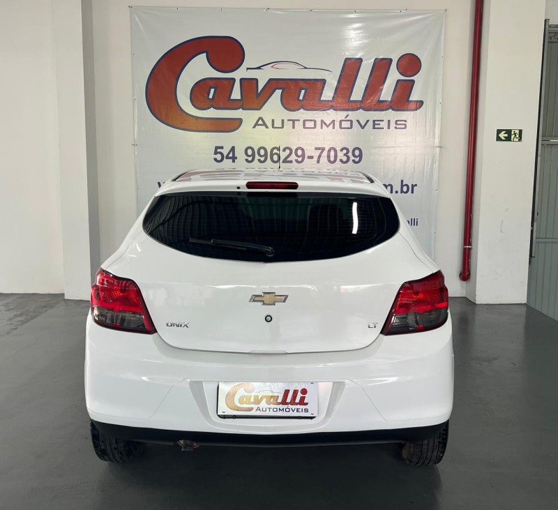ONIX 1.4 MPFI LT 8V FLEX 4P MANUAL - 2015 - CAXIAS DO SUL