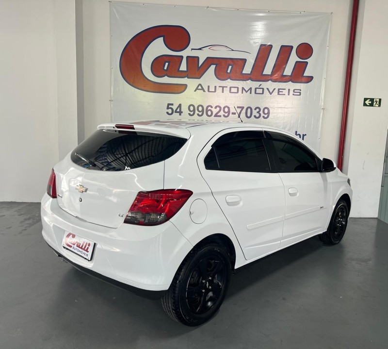 ONIX 1.4 MPFI LT 8V FLEX 4P MANUAL - 2015 - CAXIAS DO SUL