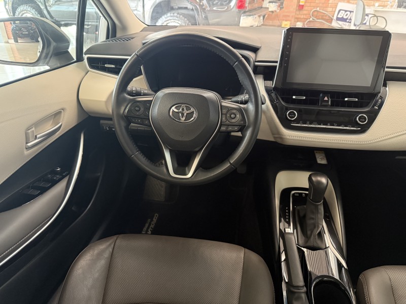 COROLLA 1.8 ALTIS PREMIUM 16V HÍBRIDO 4P AUTOMÁTICO - 2023 - FARROUPILHA