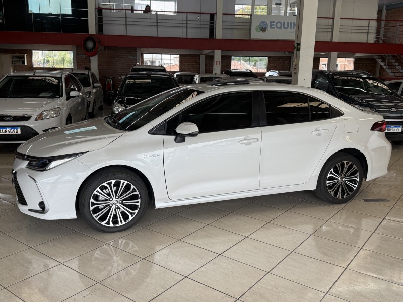 COROLLA 1.8 ALTIS PREMIUM 16V HÍBRIDO 4P AUTOMÁTICO - 2023 - FARROUPILHA