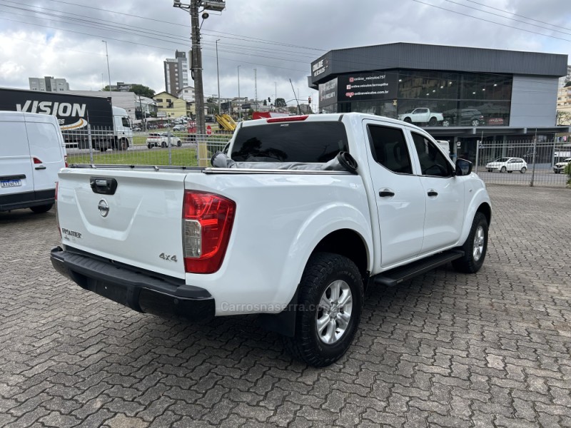 FRONTIER 2.5 S 4X4 CD TURBO ELETRONIC DIESEL 4P MANUAL - 2022 - FARROUPILHA