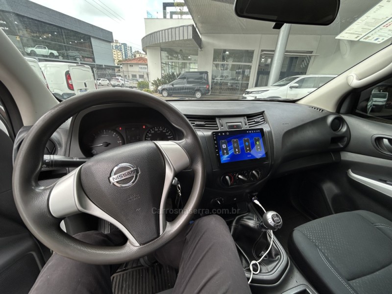 FRONTIER 2.5 S 4X4 CD TURBO ELETRONIC DIESEL 4P MANUAL - 2022 - FARROUPILHA