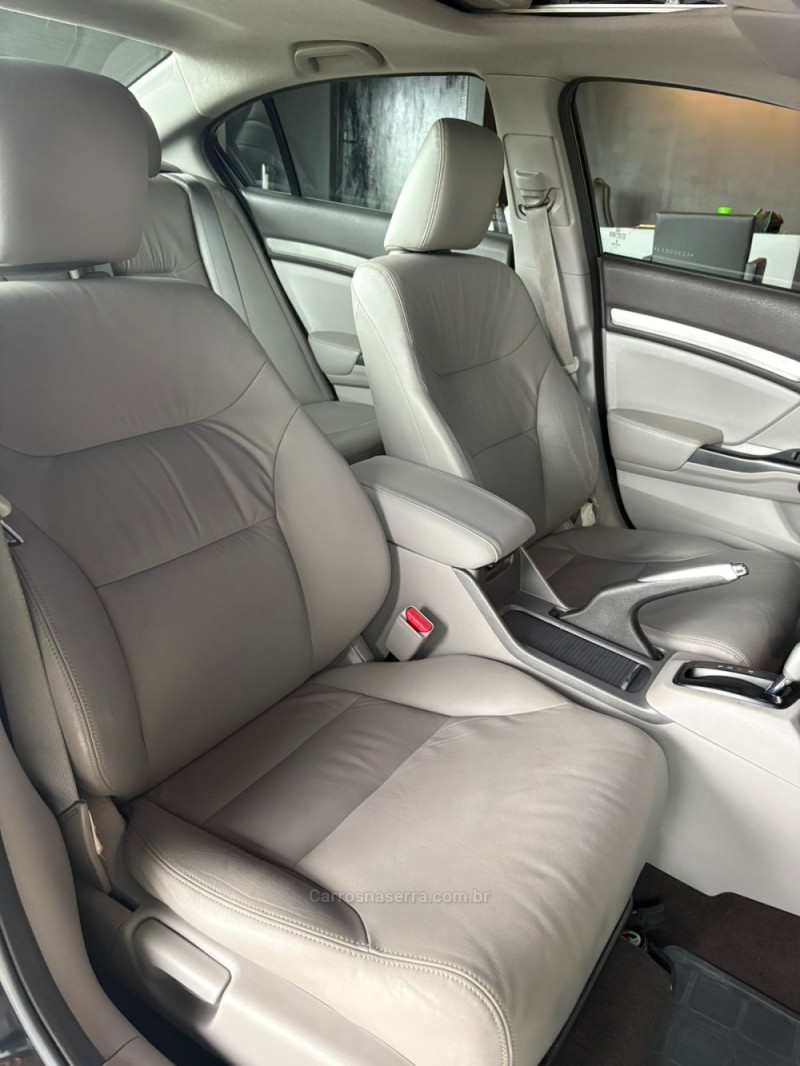 CIVIC 1.8 EXS 16V FLEX 4P AUTOMÁTICO - 2012 - GARIBALDI