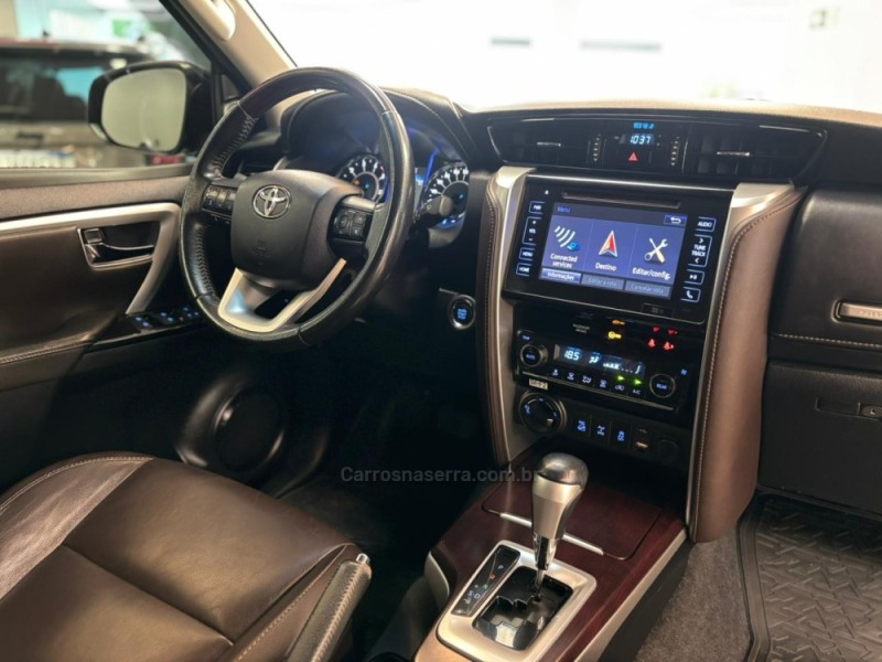 HILUX 2.8 SRX 4X4 CD 16V DIESEL 4P AUTOMÁTICO - 2017 - CARLOS BARBOSA