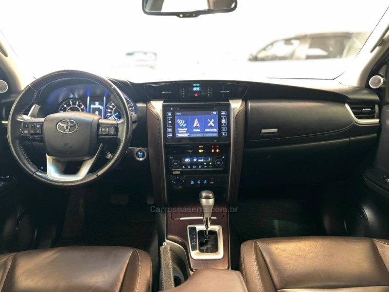 HILUX 2.8 SRX 4X4 CD 16V DIESEL 4P AUTOMÁTICO - 2017 - CARLOS BARBOSA