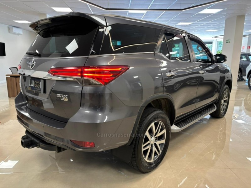 HILUX 2.8 SRX 4X4 CD 16V DIESEL 4P AUTOMÁTICO - 2017 - CARLOS BARBOSA