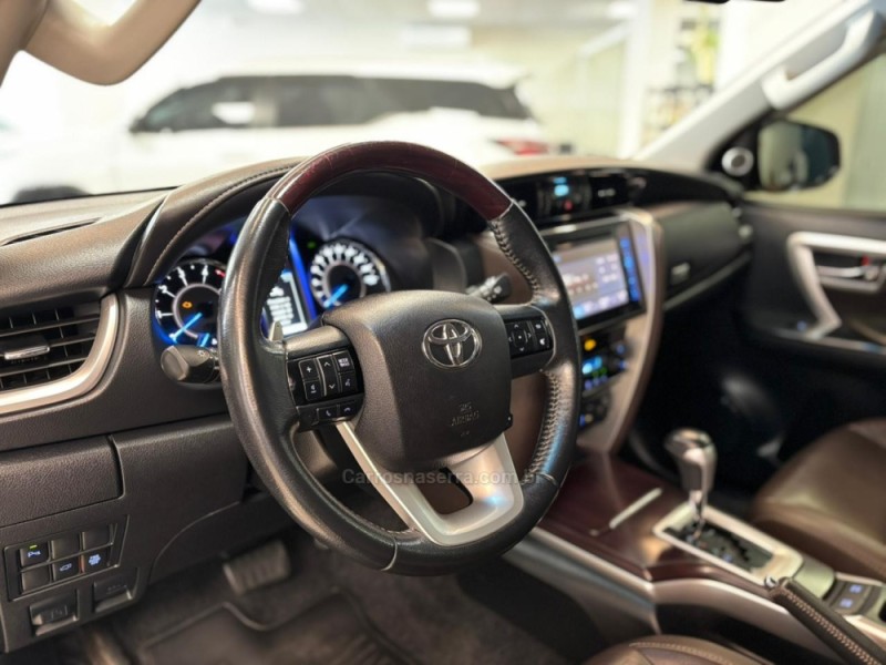 HILUX 2.8 SRX 4X4 CD 16V DIESEL 4P AUTOMÁTICO - 2017 - CARLOS BARBOSA