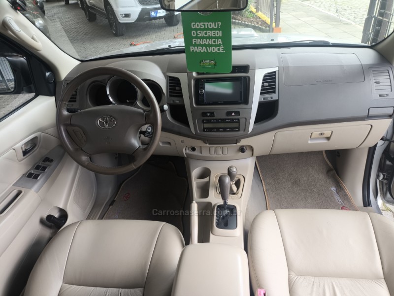 HILUX SW4 3.0 SRV 4X4 7 LUGARES 16V TURBO INTERCOOLER DIESEL 4P AUTOMÁTICO - 2007 - CAXIAS DO SUL