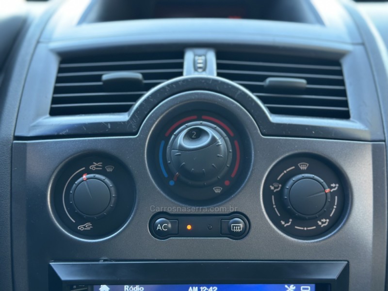 MÉGANE 2.0 DYNAMIQUE SEDAN 16V GASOLINA 4P AUTOMÁTICO - 2008 - TUPANDI