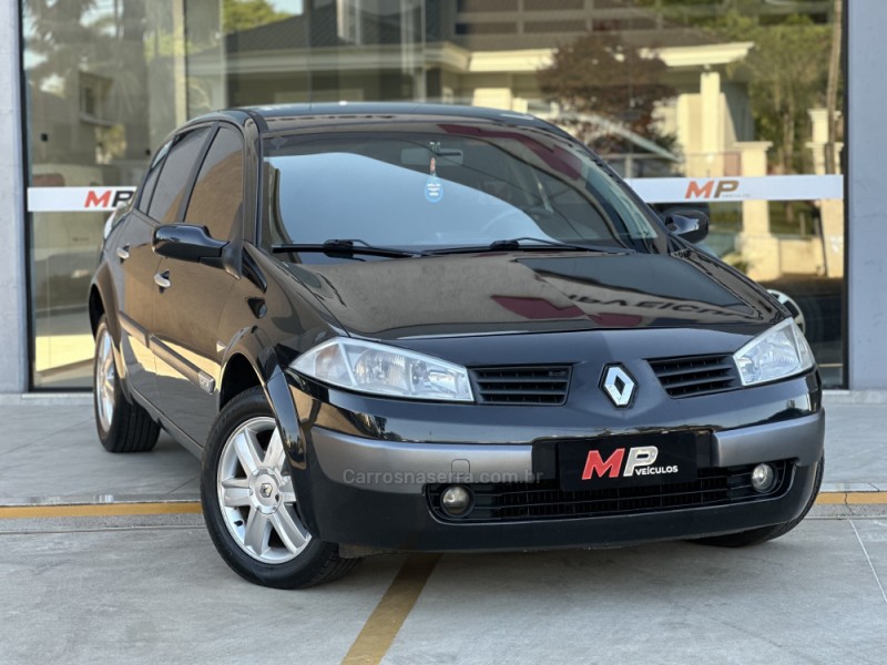 MÉGANE 2.0 DYNAMIQUE SEDAN 16V GASOLINA 4P AUTOMÁTICO