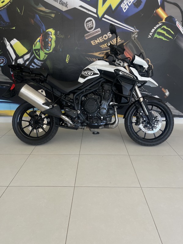 TRIUMPH - TIGER EXPLORER - 2013/2014 - Branca - R$ 47.900,00