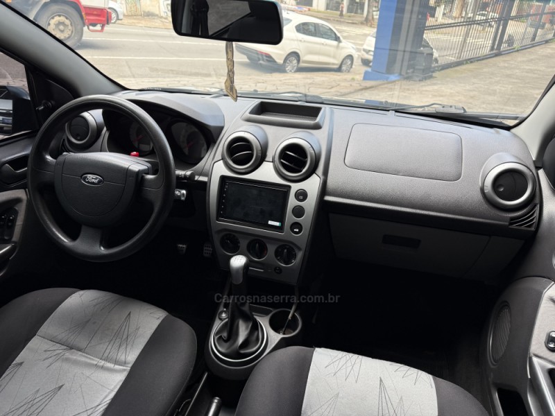 FIESTA 1.6 MPI TRAIL HATCH 8V FLEX 4P MANUAL - 2009 - CAXIAS DO SUL